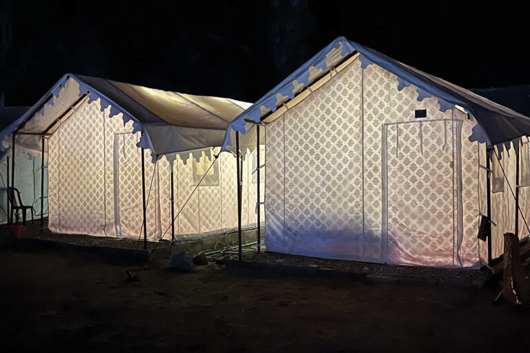 Camp 01